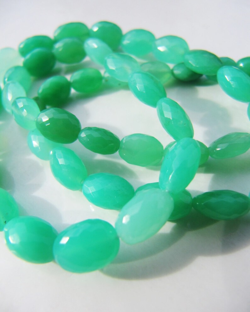 Chrysoprase ovals AAA gem grade 4 inches 10cm mint apple emerald green micro faceted natural genuine for multi strand bracelet
