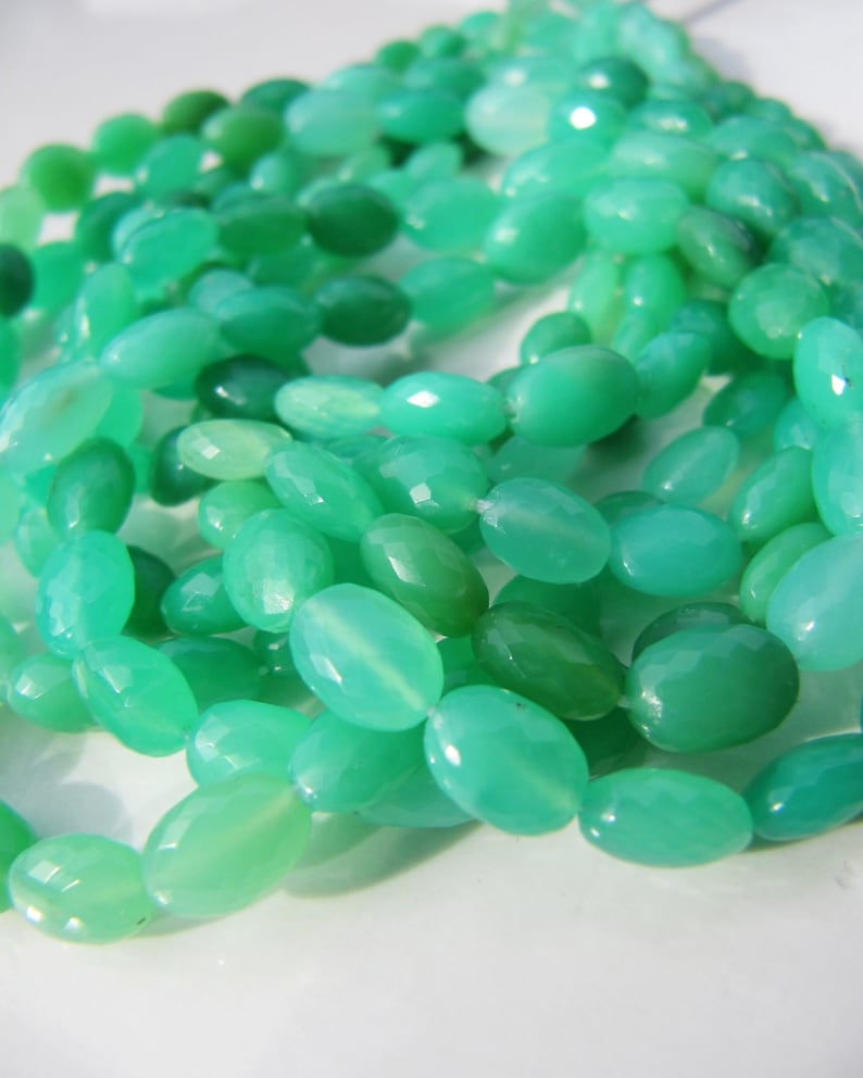 Chrysoprase ovals AAA gem grade 4 inches 10cm mint apple emerald green micro faceted natural genuine for multi strand bracelet