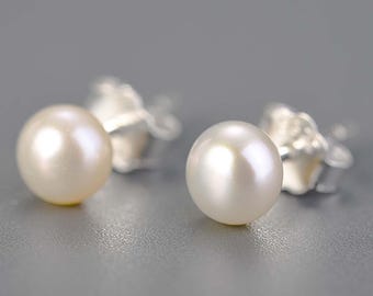 Pearl Stud Earrings in Sterling Silver • 5.50mm Natural Top Grade Lustrous Freshwater Pearls • Tariff Free Delivery to USA