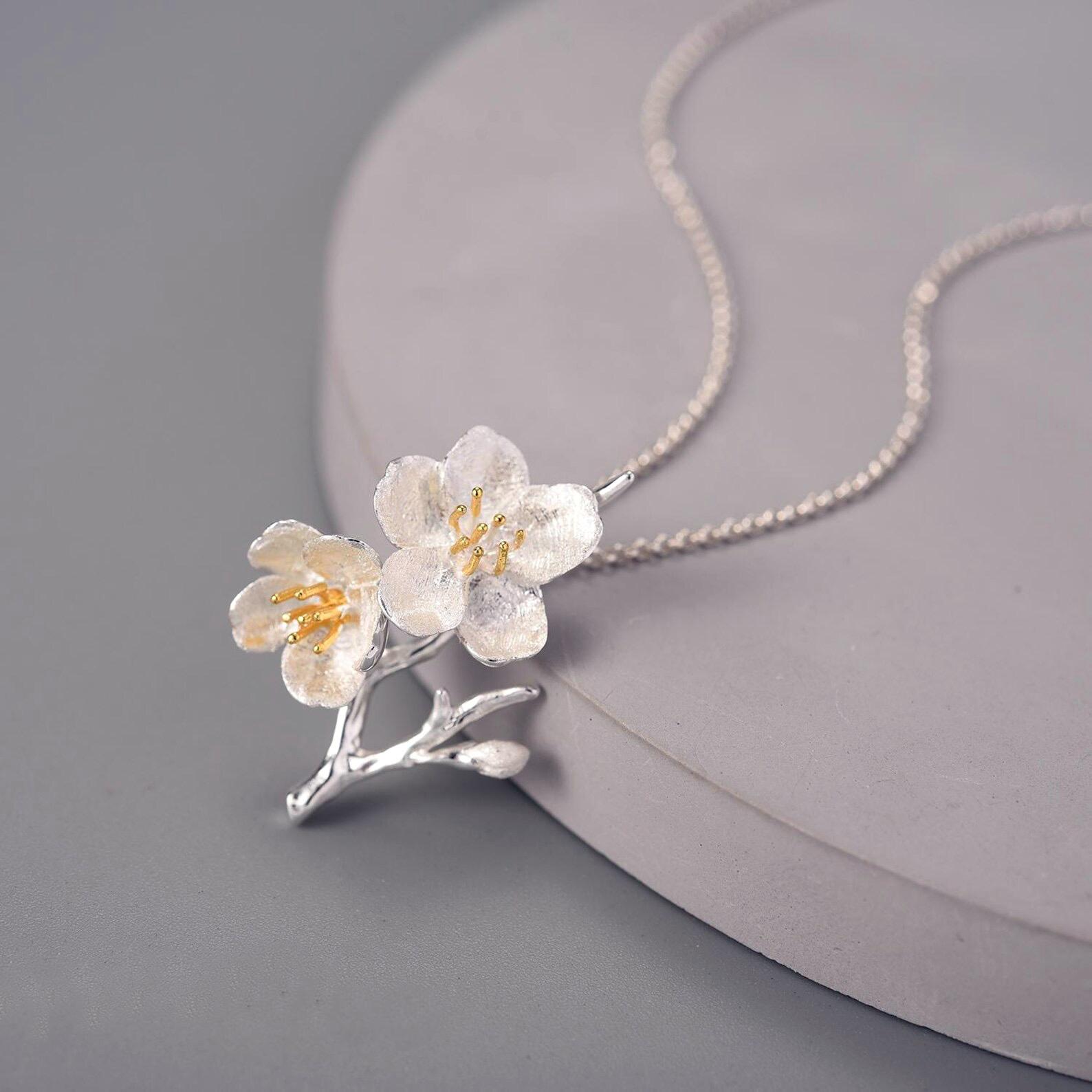 チェーンネックレス付き桜ペンダント • スターリングシルバー、18K 
