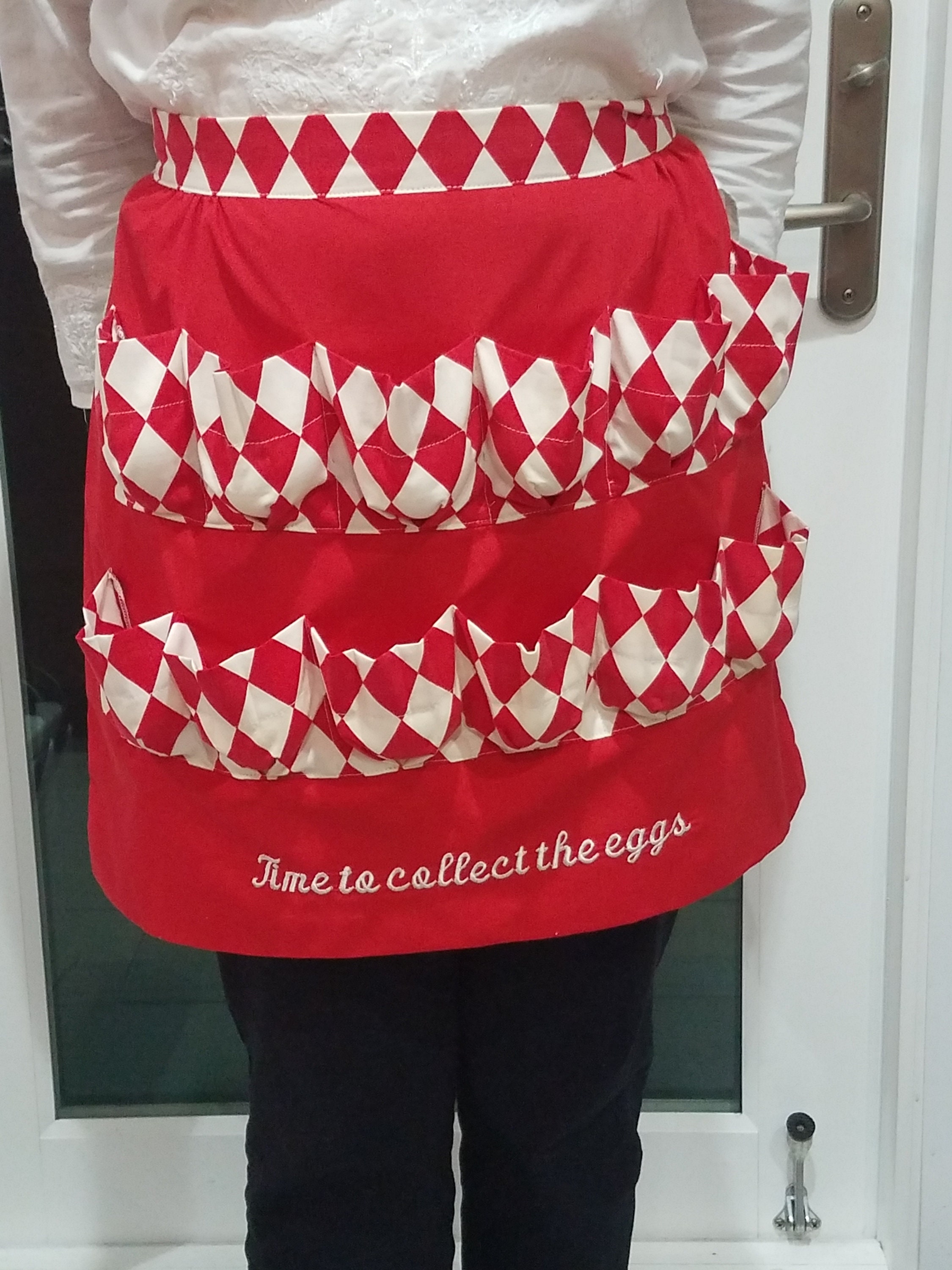 Egg Collecting Apron, Egg Gathering Apron, Gift for Mom, Christmas Gift,  Farmhouse Apron, Pink Apron With Pockets 