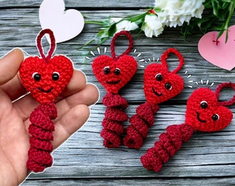 Crochet Pattern - Heartworm lucky charm