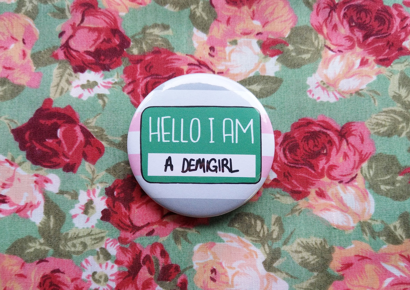 Hello i am nametag. I'm шаблон. Герл на англ. Hello im new here. Hello i am.