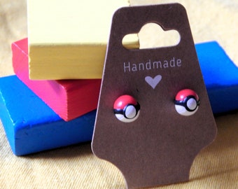 Pendientes de botón con forma de Pokébola hechos a mano: arcilla polimérica, plata de ley.