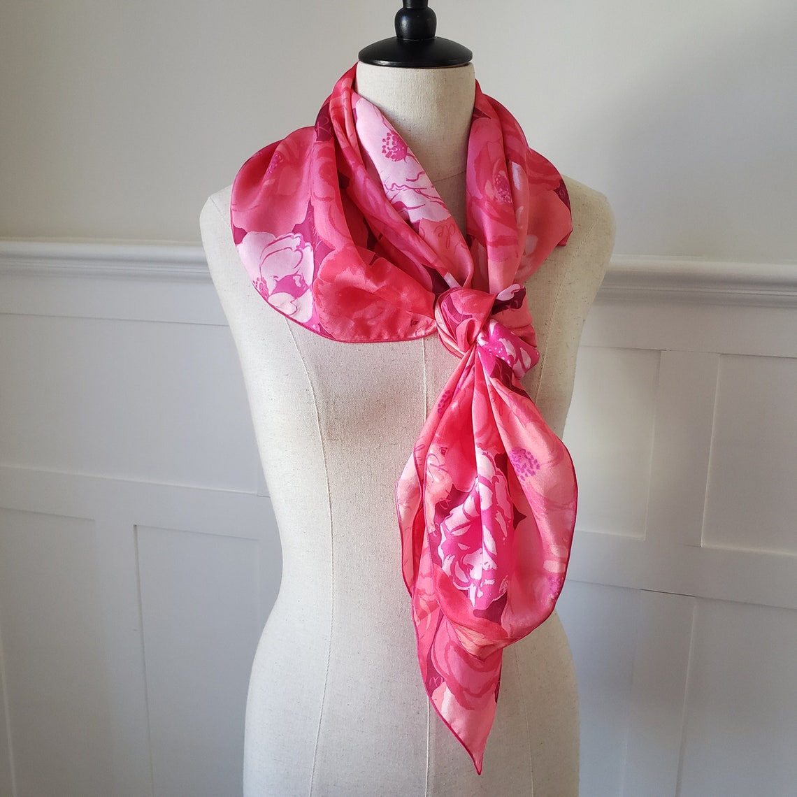 Red roses scarf Silk Scarf with Roses Roses scarf vintage Etsy