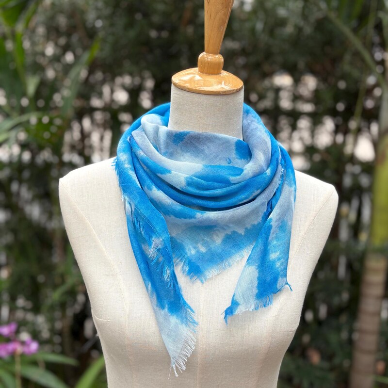 LONG SCARF FARAWAY FLORALS main image 0
