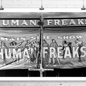 Vintage Freak Show Banner Kunst: Giclee Leinwand oder Papierdruck
