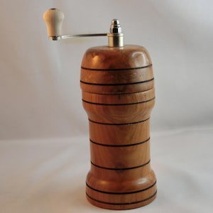 Cherry nutmeg mill