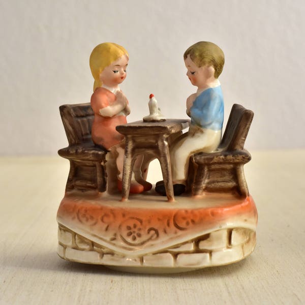 Vintage,Collectible,Porcelain,Boy and Girl,Praying,Music Box,Price Import,Sankyo Japan,Praying Candlelight,Twinkle Twinkle,Christmas Gift