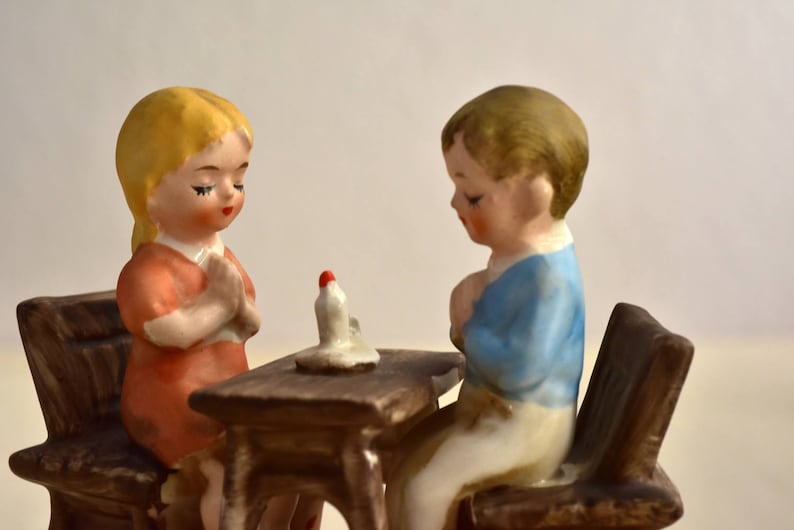 Vintage,Collectible,Porcelain,Boy and Girl,Praying,Music Box,Price Import,Sankyo Japan,Praying Candlelight,Twinkle Twinkle,Christmas Gift