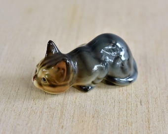 Vintage, Figura de gato, década de 1970, Hecho en Taiwán, China de hueso, Gato en miniatura, Gato de caza, Gris oscuro, Coleccionable