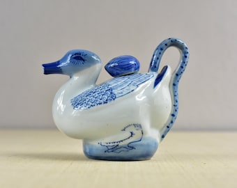 * vintage pot ୨୧ * 蒼い鳥の mini テリーヌポット vintage pot ୨୧ * 蒼い鳥の mini テリーヌポット ガラス 工芸品 箸置き