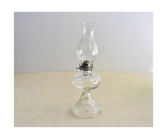 Vintage elegant pressed Glass queen Anne kaadan Ltd hurricane oil
