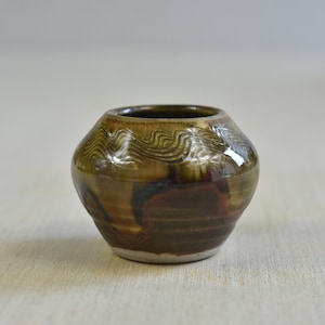 vintage, poterie Tagress, signée par l&#39;artiste, pot, vase, miniature, petit, brun, de collection