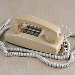 Vintage,Beige,Western Electric,Wall Phone,AT&T,Push Button,Land-line Phone,Touch-Tone,Wall Mount phone,collectible,Telephone,Not Tested