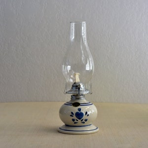 Vintage,Lamplight,Farms,Kerosene,Oil,Lamp,Blue,White,Ceramic,Hearts,Glass,tall,made in USA,Collectible