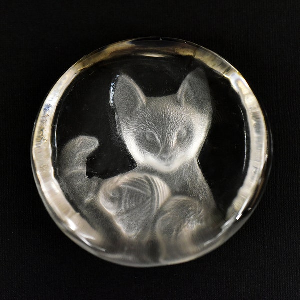 Vintage,collectible,Clear,Glass,Zajecar Crystal,Kitten and Yarn,Yugoslavia,Paperweight,Etched,Reverse,Carved,Crystal,Art Glass