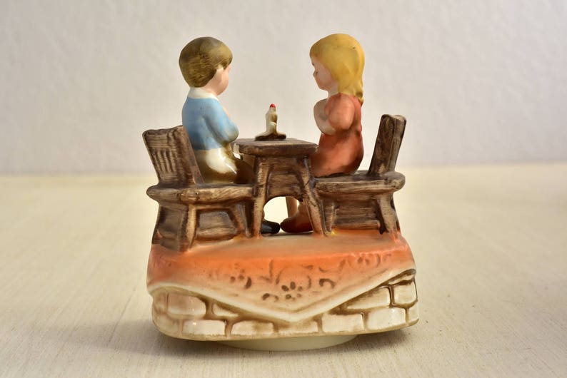 Vintage,Collectible,Porcelain,Boy and Girl,Praying,Music Box,Price Import,Sankyo Japan,Praying Candlelight,Twinkle Twinkle,Christmas Gift