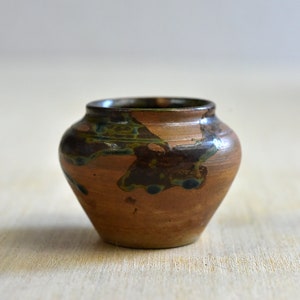 vintage, poterie Tagress, signée par l&#39;artiste, pot, vase, miniature, petit, vert, marron, collection
