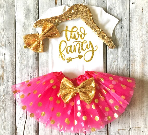 hot pink and gold outfit