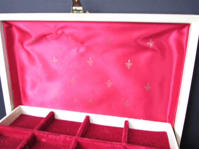 Keepsake box with tray Gold Stars Jewellery Vintage Ivory Bond st Jewelry Box 1960/'s Faux Embossed Leather Red Velvet interior