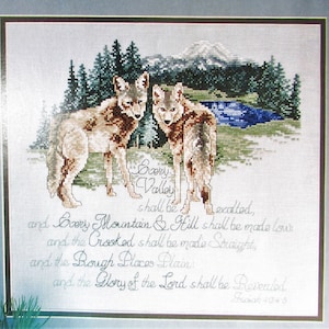 Christian Nature Cross Stitch Sampler Patterns / Lobo en el paisaje, versículos bíblicos de Isaías, carta de punto de cruz contada religiosa con lago