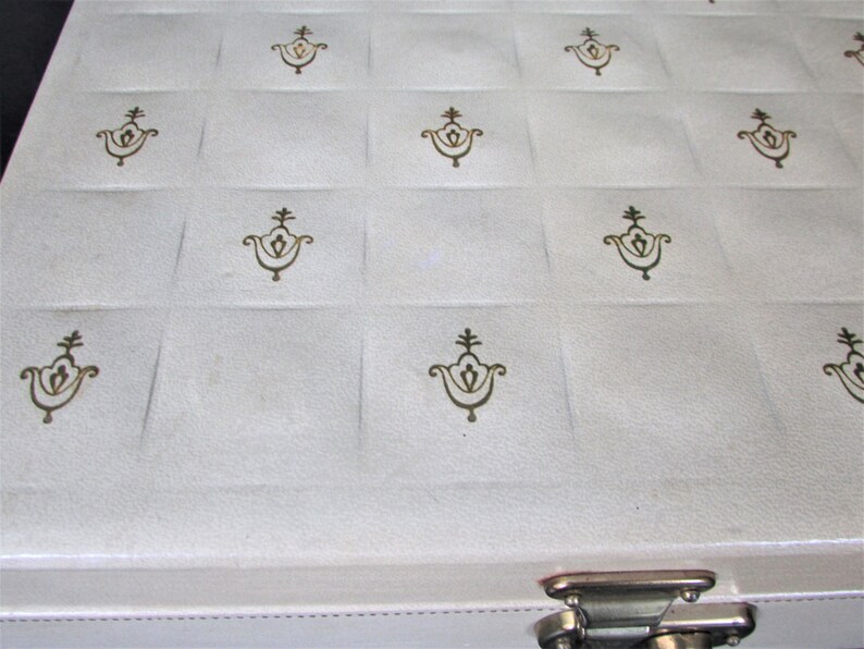 Keepsake box with tray Gold Stars Jewellery Vintage Ivory Bond st Jewelry Box 1960/'s Faux Embossed Leather Red Velvet interior