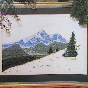 Kreuzstich-Muster/ Grand Pass, Szenischer Winterschnee in Landschaft gezählte Farbe Kreuzstichkarte