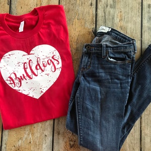 Bulldogge Herz T-Shirt, Schulliebe T-Shirt, Schulmädchen Shirt, Bulldogge Shirt, Team Spirit Shirt, Schulgeist Shirt