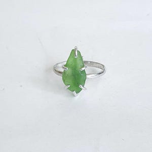Sea glass ring, green sea glass, sterling silver ring, sea glass jewelry for women, gift for her, statement ring, beach glass ring