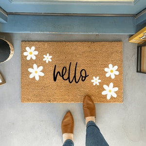 Daisy Doormat, Spring Welcome Mats, Front Door Decor, Spring Porch Decor, Flower Doormat, Floral Door mat, New Home Gift, Doormat Decor