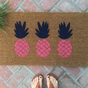 Pineapple Doormat / Summer Doormat / Personalized Door Mat / Custom Doormat / Housewarming Doormat / Newlywed Doormat / Cute Doormat
