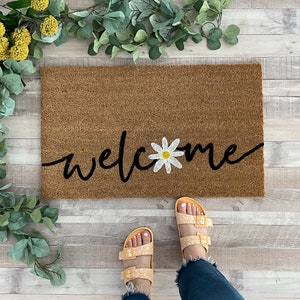 Daisy Doormat, Flower Doormat, Floral Door mat, Spring Welcome Mats, Front Door Decor, Spring Porch Decor, New Home Gift, Doormat Decor