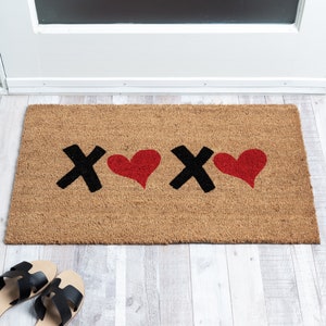 Valentines Doormat, XOXO Doormat, Valentine's Welcome Mat, Valentine's Doormat, Heart Decor, Front Porch Decor, Heart Rug, Layered Doormat