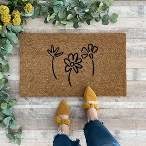 Flower Doormat, Floral Doormat, Spring Doormat, Front Door Decor, Daisy Doormat, Modern Doormat, Spring Porch Decor Botanical, New Home Gift