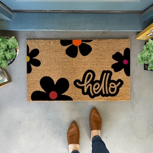 Spring Doormat Flowers, Daisy Doormat Large, Floral Door mat, Spring Welcome Mats, Spring Front Door Decor, Spring Porch Decor, Closing Gift