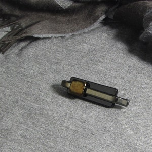 NEW/Charcoal Grey and gold/Unisexe/Chic brooch for men or women