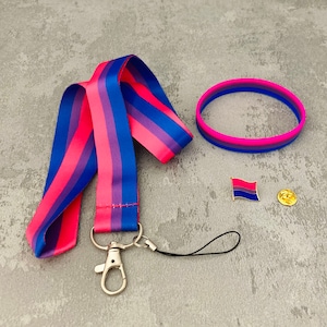 Ensemble cadeau bisexuel lanière bracelet épinglette drapeau LGBT Bi bleu rose violet LGBTQ rayé fierté porte-clés bijoux bijoux cadeau sensibilisation Royaume-Uni