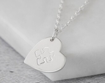 Collar de plata de ley para concienciar sobre el autismo: dije de corazón de rompecabezas