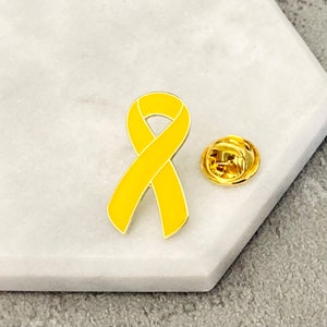 Żółta wstążka ze wstążką na znak świadomości raka wątroby, pęcherza moczowego, mięsaków, endometriozy, wsparcia, prezenty unisex, męskie, damskie, damskie, broszka, prezent w Wielkiej Brytanii