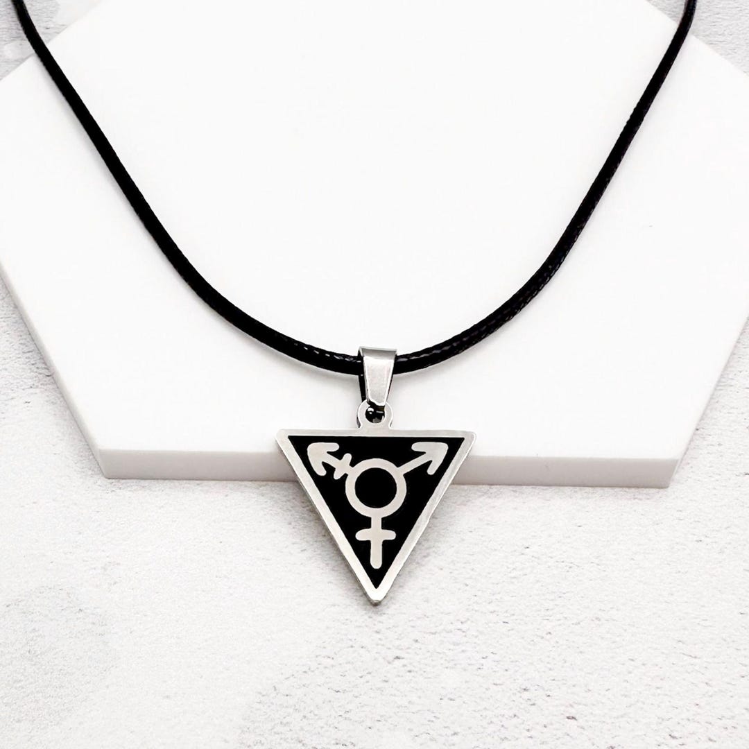 アクセサリー ArguE CultureE Triangle logo necklace il_1080xN.7098818007_2ok8.jpg