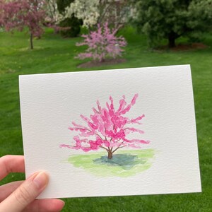 Tarjeta de redbud oriental pintada a mano, tarjetas de acuarela originales, tarjeta pintada a mano, tarjeta hecha a mano, tarjeta de redbud oriental con acuarela, árbol en flor