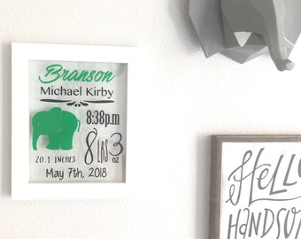 Personalisierter Baby Stats Floating Frame: Geburtsanzeige Kinderzimmer Dekor