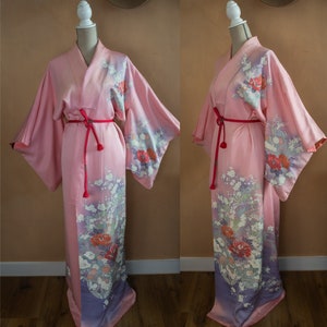 Silk Japanese Kimono with floral print. Genuine vintage from Japan.