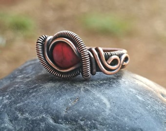 Fantasy Ring in Red Howlite and Copper / Wire Wrapped Ring / Fantasy Jewelry / Wire Wrapped Jewelry / Festival Jewelry / Copper Wire Ring