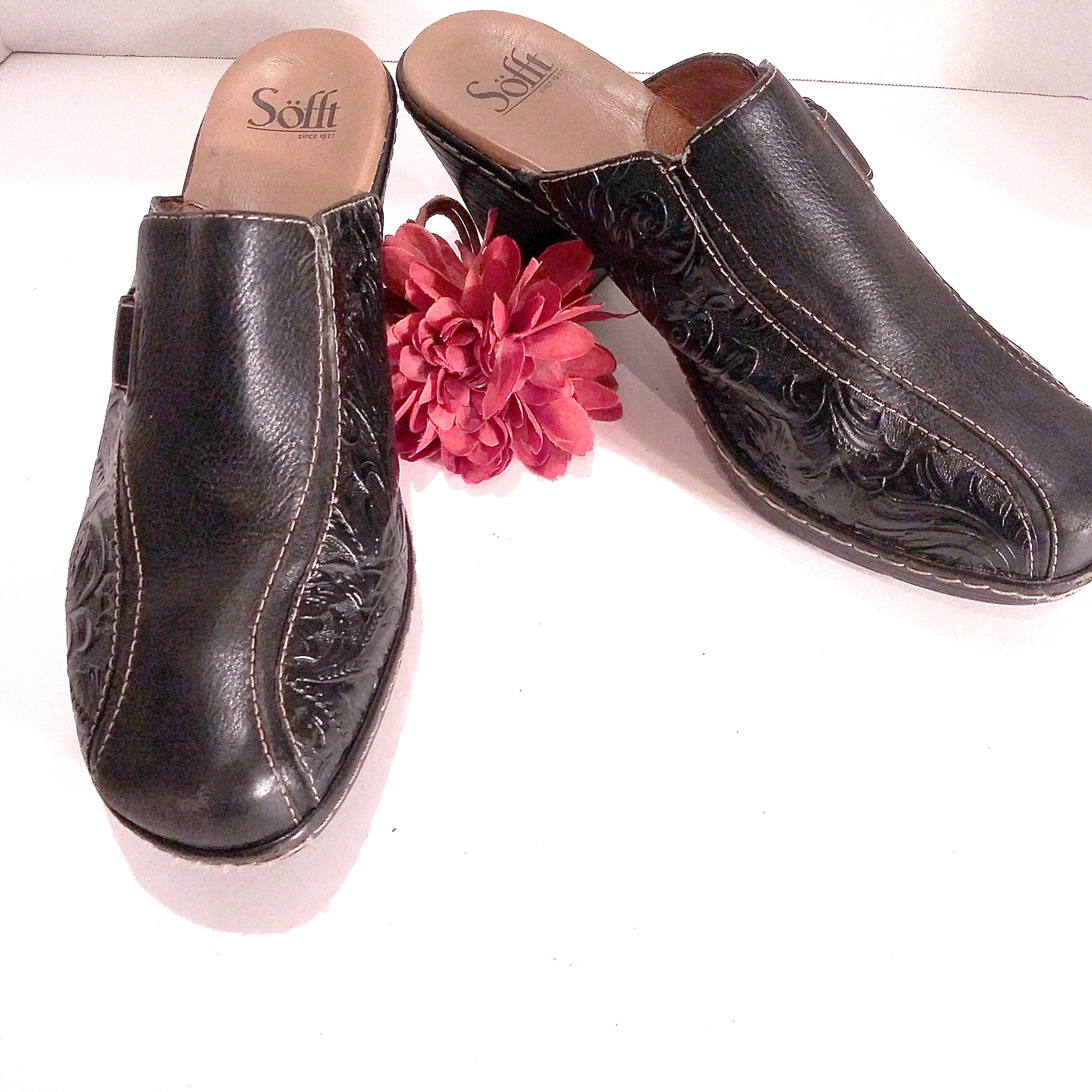 sofft leather clogs