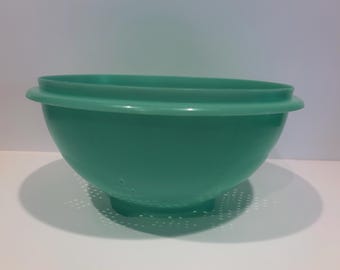 Jadeite Green Tupperware Colander #339-8, Vintage Kitchenware