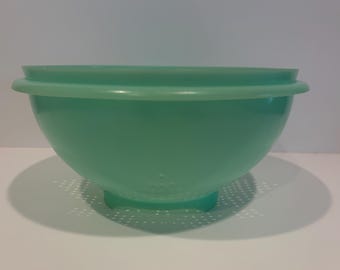 Jadeite Green Tupperware Colander #339-2 – Vintage Kitchenware, Orlando Stamp