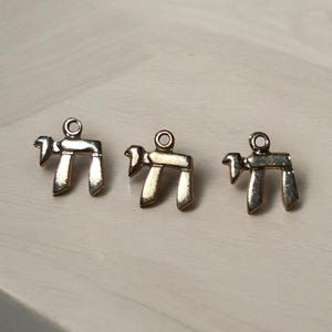 5 Chai Symbol Pendant Charms: Mini Life Symbol, 8mm