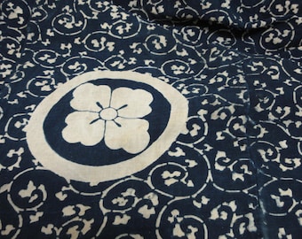 Vintage Japanese indigo fabric / KATAZOME / AIZOME / Kamon / No.250120418